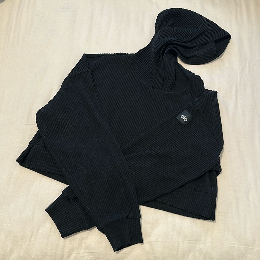 Alo yoga muse hoodie size medium